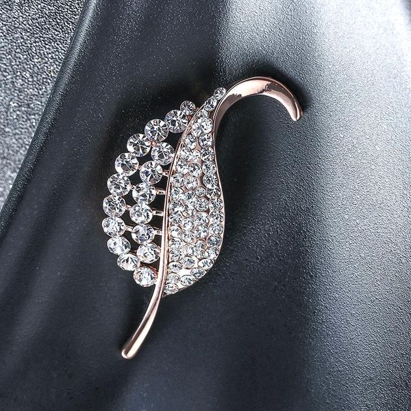 dainty female white zircon stone brooch rose gold silver color jewelry brooches for women cute leaf pin dress coat accessories pins,, Gray
dainty female white zircon stone brooch rose gold silver color jewelry brooches for women cute leaf pin dress coat accessories pins,, Gray