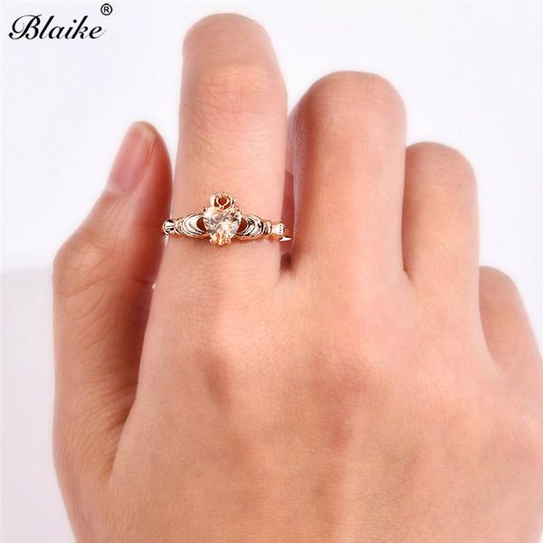 wedding rings blaike unique two hands heart champagne zircon ring for women rose gold filled fashion engagement jewelry valentine gift, Slivery;golden
wedding rings blaike unique two hands heart champagne zircon ring for women rose gold filled fashion engagement jewelry valentine gift, Slivery;golden