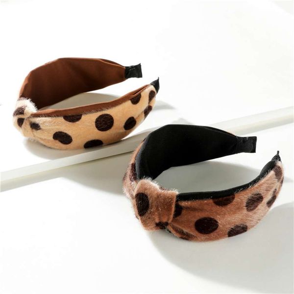 Autumn and winter new color contrast big wave point hairband simple fashion hairpin wash face versatile head button, Silver
Autumn and winter new color contrast big wave point hairband simple fashion hairpin wash face versatile head button, Silver