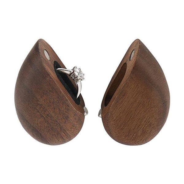 heart-shaped ring box 50*56cm magnetic walnut wood holder jewellery case for wedding proposal engagement- party favor
heart-shaped ring box 50*56cm magnetic walnut wood holder jewellery case for wedding proposal engagement- party favor