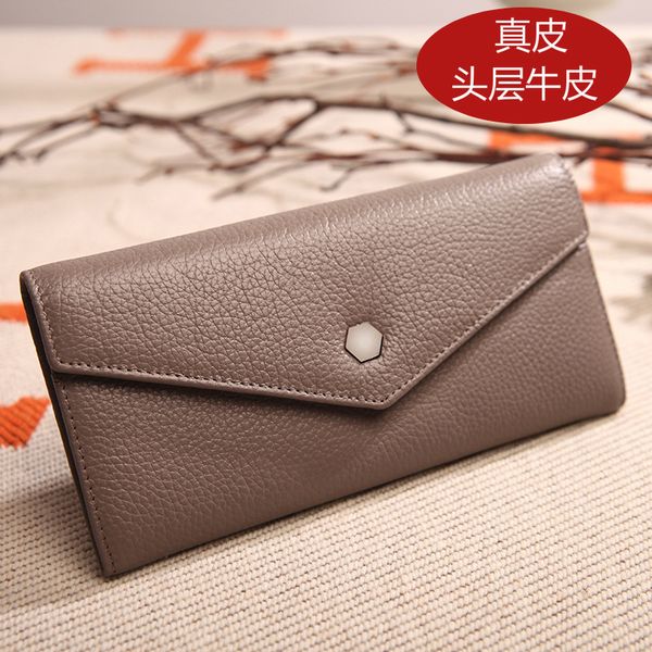 2021 new korean version simple envelope money clip head layer cow leather multi card women's long leather wallet, Red;black
2021 new korean version simple envelope money clip head layer cow leather multi card women's long leather wallet, Red;black