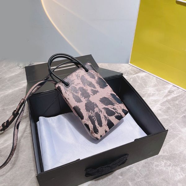 new luxury handbag designer shoulder bags mini tote diagonal mobile phone bag wallet 
new luxury handbag designer shoulder bags mini tote diagonal mobile phone bag wallet