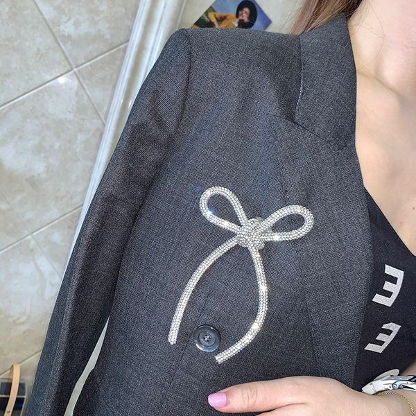 lwf 20net pins red with brooches fashion personality full big bow shining dress brooch butterfly diamonddress diamond, Gray
lwf 20net pins red with brooches fashion personality full big bow shining dress brooch butterfly diamonddress diamond, Gray