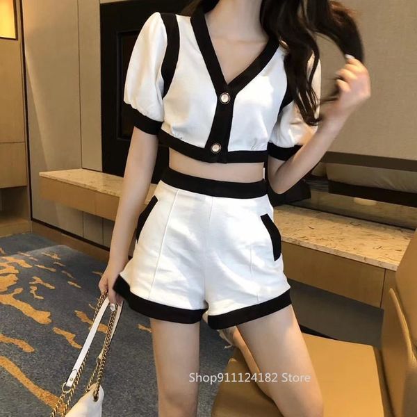 women's t-shirt 2021 summer puff sleeve color block shirt + high waist wide leg shorts french temperament retro small fragrance two-pie, White
women's t-shirt 2021 summer puff sleeve color block shirt + high waist wide leg shorts french temperament retro small fragrance two-pie, White