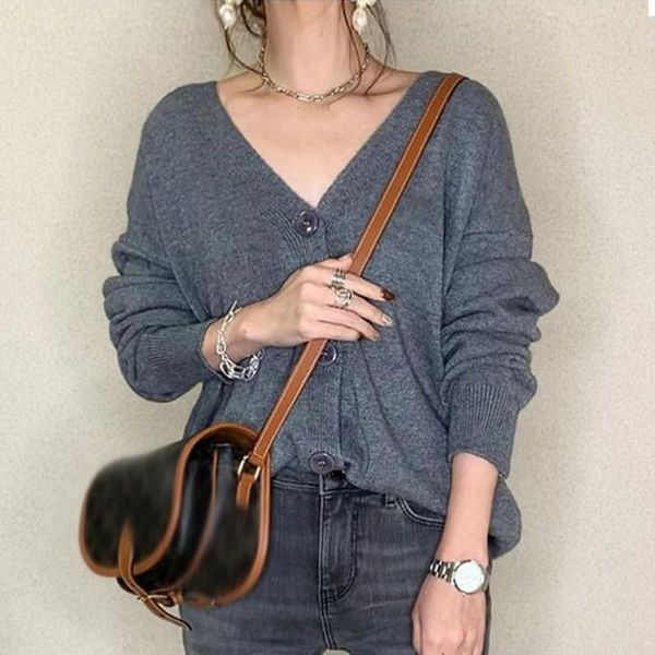women's knits & tees 2021 fw switching single button fashion simple v-neck wearing skinny knitwear, White
women's knits & tees 2021 fw switching single button fashion simple v-neck wearing skinny knitwear, White