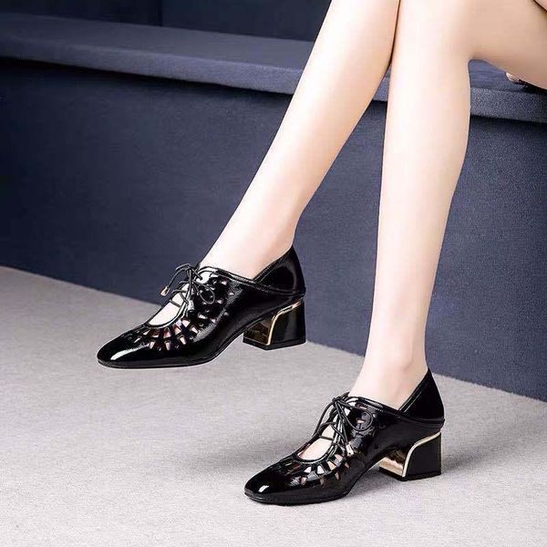 dress shoes lace two wear baotou single women 2021 spring and autumn thick with wild straps hole women's, Black 
dress shoes lace two wear baotou single women 2021 spring and autumn thick with wild straps hole women's, Black