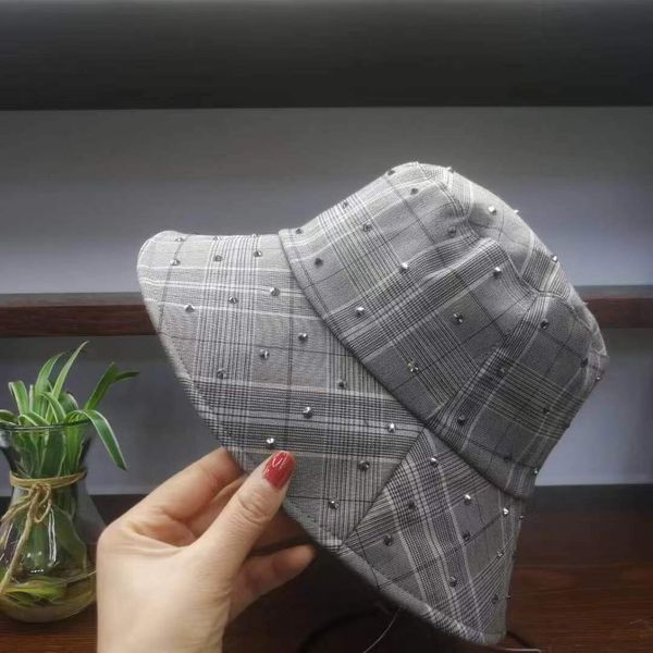 light luxury niche sequin water pipe hat women's bright diamond plaid pattern versatile spring and summer designer chic small face suns, Yellow
light luxury niche sequin water pipe hat women's bright diamond plaid pattern versatile spring and summer designer chic small face suns, Yellow