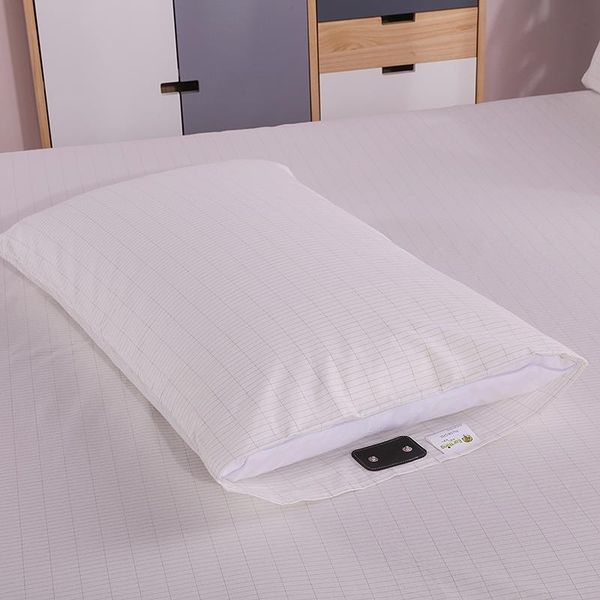 pillow case earthing with grounding cord for health & emf protection conductive kits 75*50cm 1pcs
pillow case earthing with grounding cord for health & emf protection conductive kits 75*50cm 1pcs