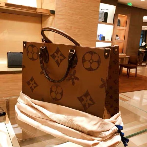 fashion all-match tote bag ladies handbag large capacity one-shoulder messenger bags onthego color matching flower shopping high-end sense o
fashion all-match tote bag ladies handbag large capacity one-shoulder messenger bags onthego color matching flower shopping high-end sense o