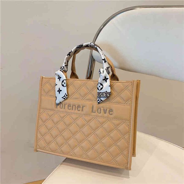 2022 factory wholesale new indentation embroidered thread female fashion shoulder silk scarf capacity portable shopping large tot bag dmel
2022 factory wholesale new indentation embroidered thread female fashion shoulder silk scarf capacity portable shopping large tot bag dmel