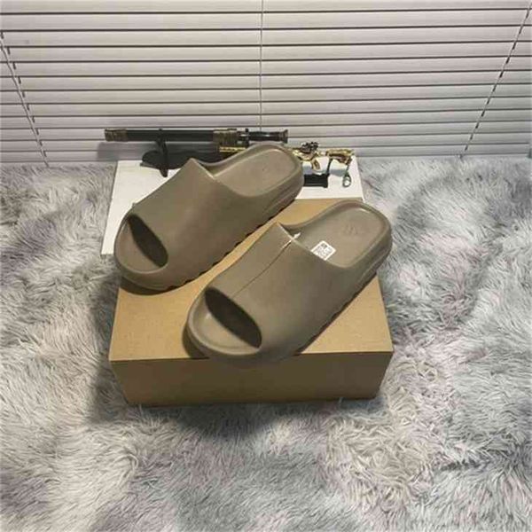 Fashion brand slippers foam men super great quality runner outdoor basketball football soccer sneakers sports sandal leisure gift summer party JFBD
Fashion brand slippers foam men super great quality runner outdoor basketball football soccer sneakers sports sandal leisure gift summer party JFBD