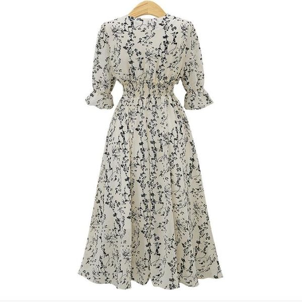 in the summer of 2021 large size ladies' fat printed chiffon 7 minutes sleeve cuff elastic waist v-neck dress casual dresses, Black;gray 
in the summer of 2021 large size ladies' fat printed chiffon 7 minutes sleeve cuff elastic waist v-neck dress casual dresses, Black;gray
