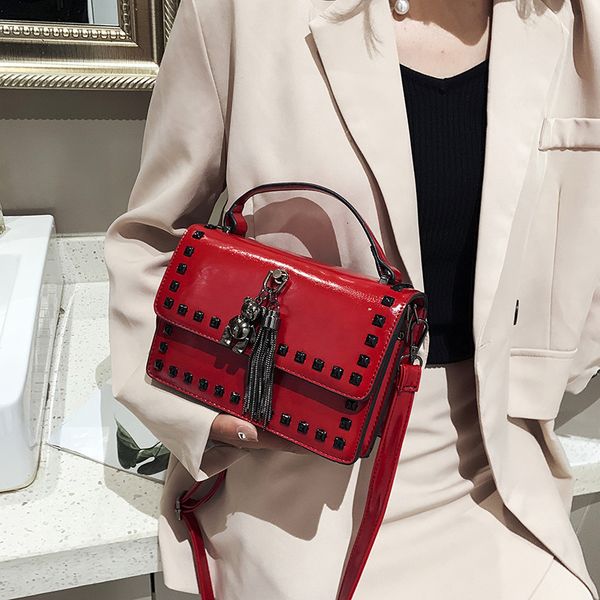 bag 2021 fashion wide shoulder belt small square bag women's rivet lingge single shoulder messenger
bag 2021 fashion wide shoulder belt small square bag women's rivet lingge single shoulder messenger