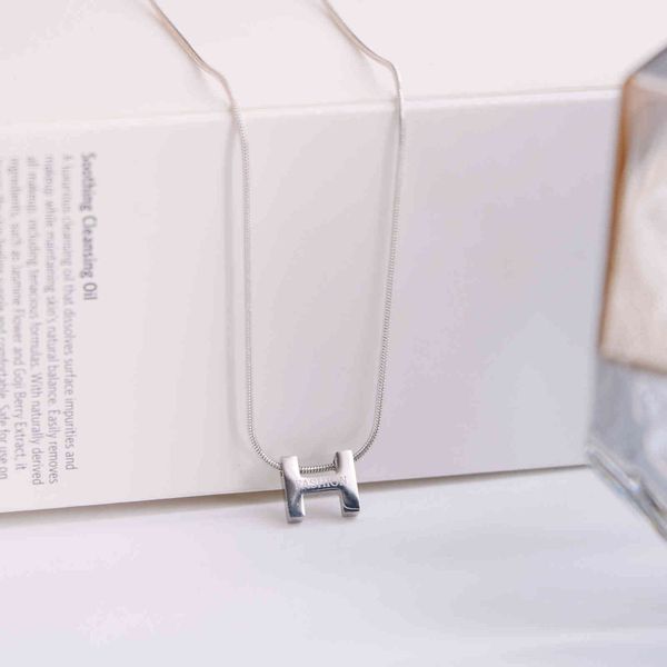 2021 new jewelry decorated titanium steel family small letter hfashion snake bone necklace simple high-grade temperament clavicle chain, Silver
2021 new jewelry decorated titanium steel family small letter hfashion snake bone necklace simple high-grade temperament clavicle chain, Silver