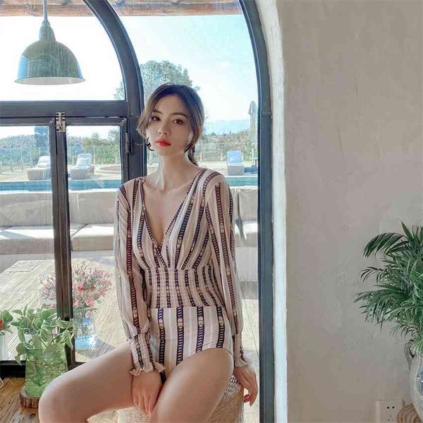 factoryeifi cover better show spring bathing thin suit women belly open back small chest gathered sunscreen long sleeve, White;black
factoryeifi cover better show spring bathing thin suit women belly open back small chest gathered sunscreen long sleeve, White;black