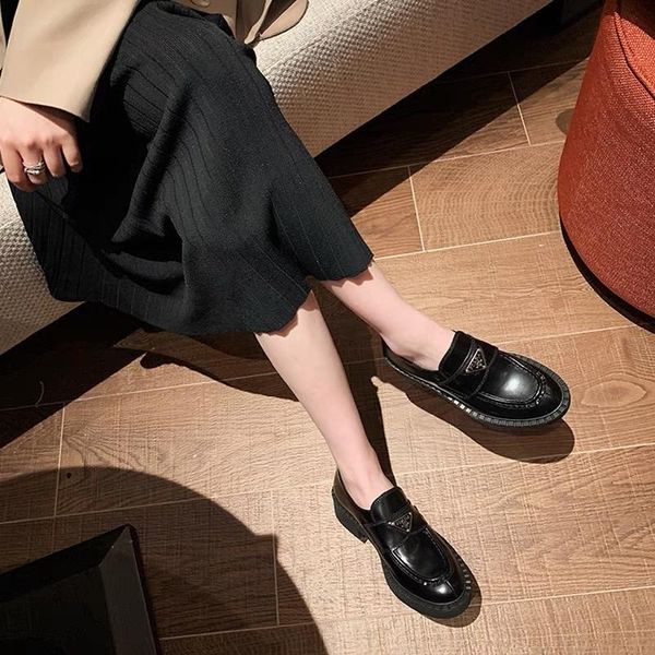 dress shoes luxury single platform loafers women's leather autumn and winter one-step thick heel black british small
dress shoes luxury single platform loafers women's leather autumn and winter one-step thick heel black british small