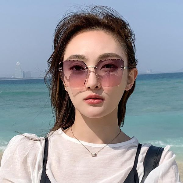 sunglasses 2021 generous frame women's metal frameless diamond cut edge net red fashion ocean piece, White;black
sunglasses 2021 generous frame women's metal frameless diamond cut edge net red fashion ocean piece, White;black