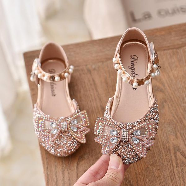 sandals children fashion bow rhinestone girls princess leather shoes kids summer elegant party dance 2021 e610, Black;red
sandals children fashion bow rhinestone girls princess leather shoes kids summer elegant party dance 2021 e610, Black;red