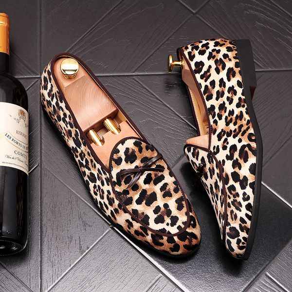 2021 luxury men leather shoes fashion fringed leopard loafers men slip-on party casual shoes large size 38-45 dropshipping, Black
2021 luxury men leather shoes fashion fringed leopard loafers men slip-on party casual shoes large size 38-45 dropshipping, Black