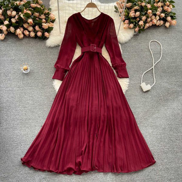 purple/red chiffon pleated long dress women lantern sleeve round neck hollow out vestidos female vintage robe spring autumn 2021 y0603, Black;gray
purple/red chiffon pleated long dress women lantern sleeve round neck hollow out vestidos female vintage robe spring autumn 2021 y0603, Black;gray