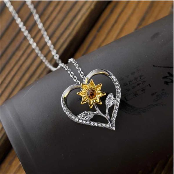 pendant necklaces heart shaped inlaid crystal sunflower women wedding engagement necklace party accessories jewelry wholesale, Silver
pendant necklaces heart shaped inlaid crystal sunflower women wedding engagement necklace party accessories jewelry wholesale, Silver