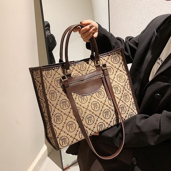 pifa tote bag large capacity female summer new canvas commuting one shoulder portable stray mother handbags
pifa tote bag large capacity female summer new canvas commuting one shoulder portable stray mother handbags