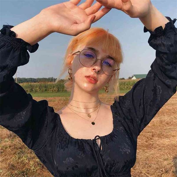 women t-shirt flare long sleeve square collar hollow out black solid lace-up ladies streetwear 210522, White
women t-shirt flare long sleeve square collar hollow out black solid lace-up ladies streetwear 210522, White
