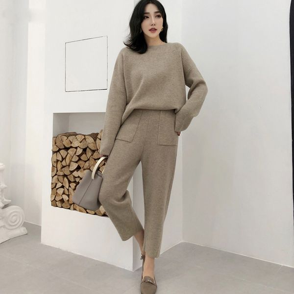 sportswear round neck sweater pullover and pants high waist women's sweater set knitted set autumn and winter knitted two-piece 210522, White
sportswear round neck sweater pullover and pants high waist women's sweater set knitted set autumn and winter knitted two-piece 210522, White