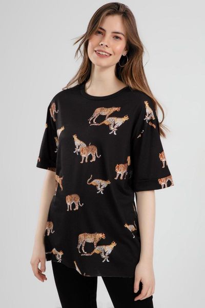 women's t-shirt cheetahs women printed short-sleeved slit sport stylish 2021 fashion, White 
women's t-shirt cheetahs women printed short-sleeved slit sport stylish 2021 fashion, White