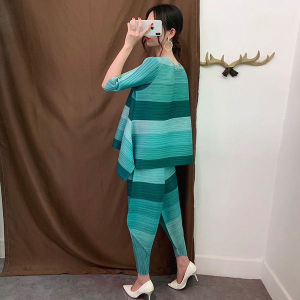 dresses miyake fashion half sleeve a-line pleated little feet pants stripe set, White
dresses miyake fashion half sleeve a-line pleated little feet pants stripe set, White
