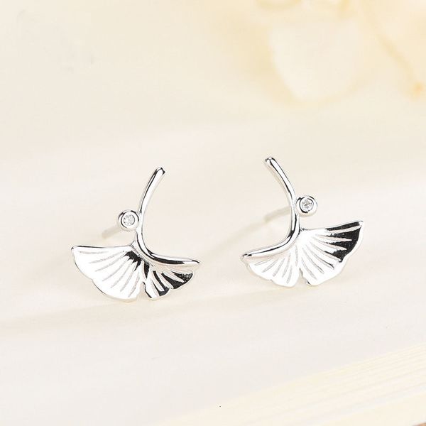 s925 silver ear nail female japanese and korean temperament literary ginkgo leaf earrings simple personalized, Golden
s925 silver ear nail female japanese and korean temperament literary ginkgo leaf earrings simple personalized, Golden