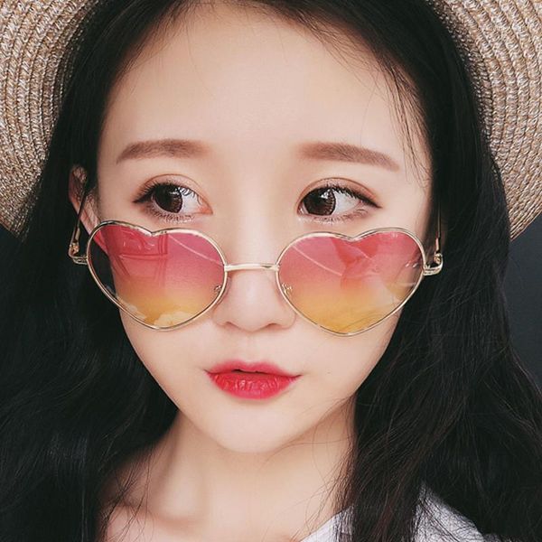 sunglasses 2021 fashion heart-shaped trendy women gradient color metal glasses frame classic men retro design uv400, White;black
sunglasses 2021 fashion heart-shaped trendy women gradient color metal glasses frame classic men retro design uv400, White;black