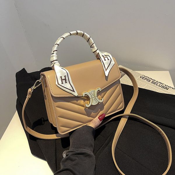 luxury handbags portable bag women's 2021 summer new one shoulder messenger fashion texture competition and lin net red
luxury handbags portable bag women's 2021 summer new one shoulder messenger fashion texture competition and lin net red