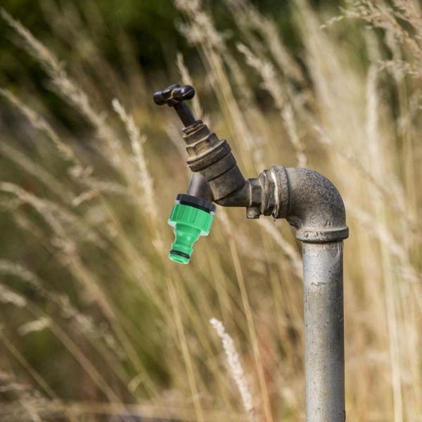 watering equipments 1 set of hose quick connector extendable water coupling joint (green)
watering equipments 1 set of hose quick connector extendable water coupling joint (green)