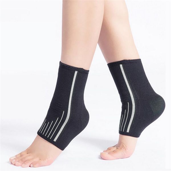 ankle support 1 pair of warm and breathable sports safety pads guards protectors for outdoor climbing riding running, Blue;black
ankle support 1 pair of warm and breathable sports safety pads guards protectors for outdoor climbing riding running, Blue;black