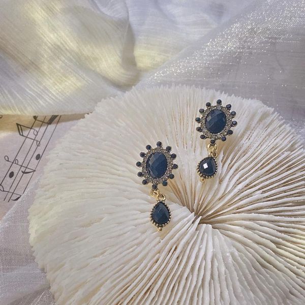 stud ch-1563 retro hong kong style earrings long temperament trendy fashion net celebrity high-end universal, Golden;silver
stud ch-1563 retro hong kong style earrings long temperament trendy fashion net celebrity high-end universal, Golden;silver