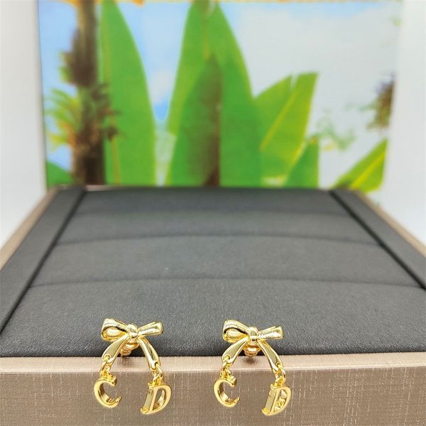 gift box earrings simple gold bow fashion beautiful design smooth comfortable red earrings for women, Golden
gift box earrings simple gold bow fashion beautiful design smooth comfortable red earrings for women, Golden
