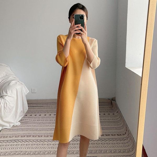 casual dresses women's pleated dress 2021 round neck stitching color patchwork a-line temperament loose fit fashion tide summer, Black;gray
casual dresses women's pleated dress 2021 round neck stitching color patchwork a-line temperament loose fit fashion tide summer, Black;gray