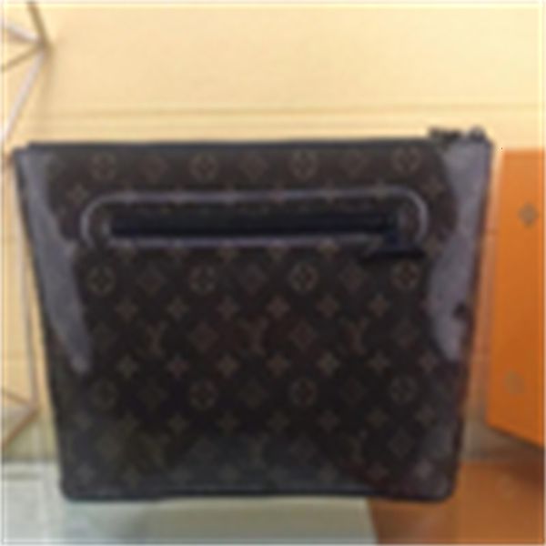 even brand designer clutches luxury m63240 cosmos holders handbag men leather purse long wallets chain cases wallet pouches key card, Black;red
even brand designer clutches luxury m63240 cosmos holders handbag men leather purse long wallets chain cases wallet pouches key card, Black;red