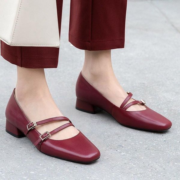 dress shoes 2021 autumn thick heel square head shallow mouth four seasons genuine leather mary jane women's, Black
dress shoes 2021 autumn thick heel square head shallow mouth four seasons genuine leather mary jane women's, Black