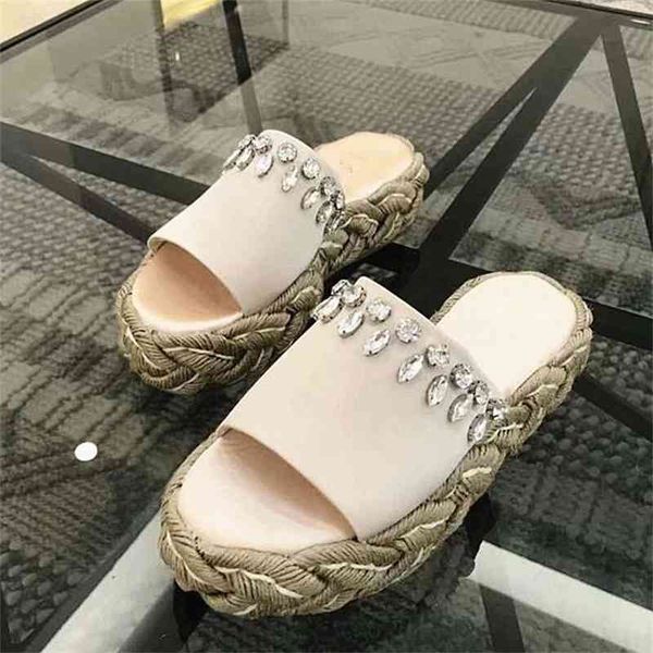 2021 classic fashion flip-flops bottom the straw thick female slippers hand sewing drill all-match trendy shoes sweet, Black
2021 classic fashion flip-flops bottom the straw thick female slippers hand sewing drill all-match trendy shoes sweet, Black