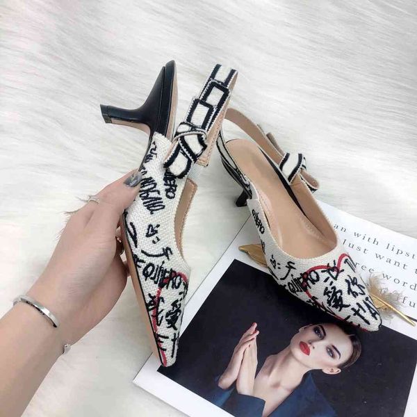 70% off wholesale sandals flip-flops shoes summer style ladies fashion color block embroidery high heels designer sheepskin insoles pointed, Black
70% off wholesale sandals flip-flops shoes summer style ladies fashion color block embroidery high heels designer sheepskin insoles pointed, Black