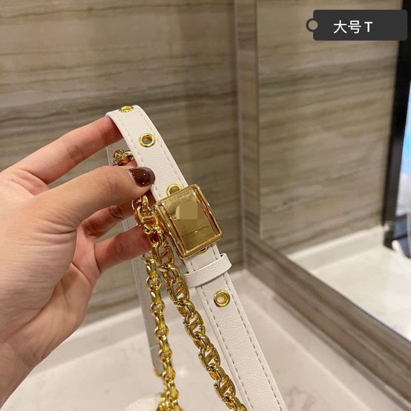 2021 new lingge chain women's messenger small square pillow bag
2021 new lingge chain women's messenger small square pillow bag