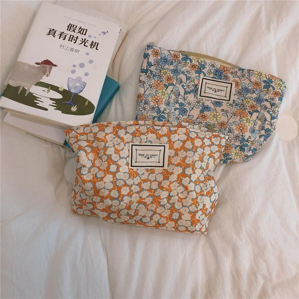 retro floral cosmetic bag large capacity travel toiletry women make up organzier case girls beauty pouch necesserie storage bags & cases
retro floral cosmetic bag large capacity travel toiletry women make up organzier case girls beauty pouch necesserie storage bags & cases