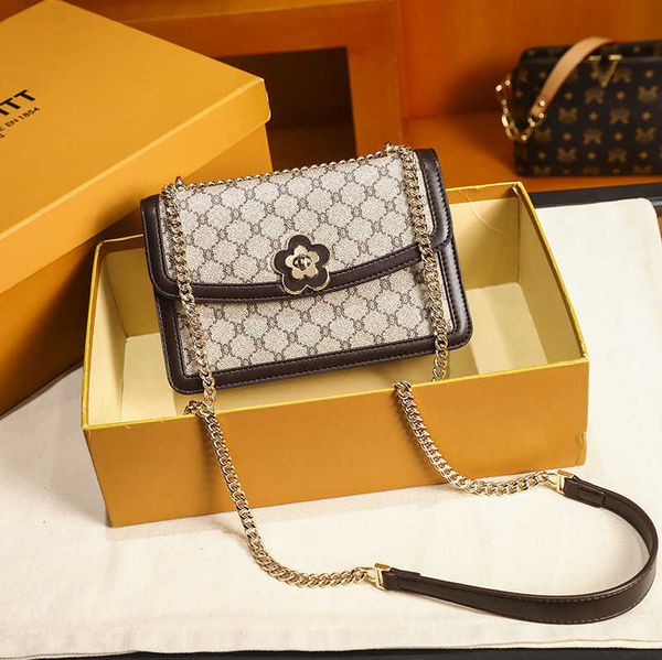 luxury handbags hong kong 2021 korean fashion versatile women's leather one shoulder small square bag
luxury handbags hong kong 2021 korean fashion versatile women's leather one shoulder small square bag