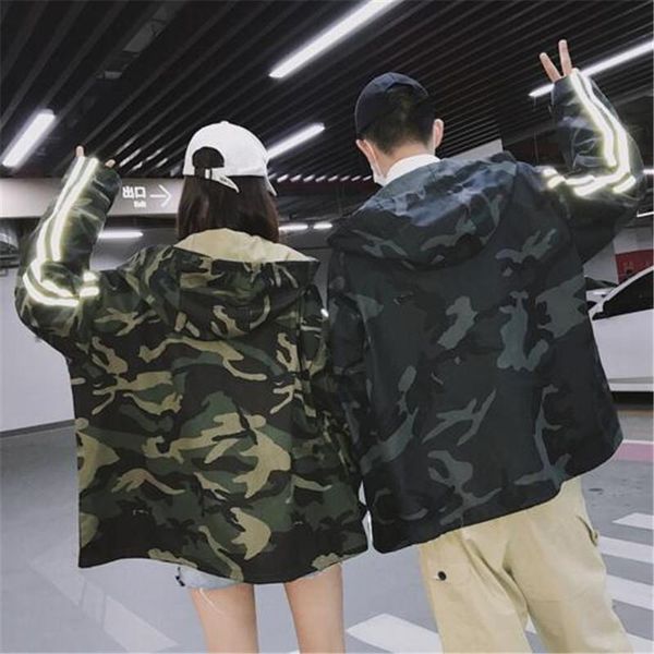 men's jackets 2021 camouflage reflective strip jacket men streetwear lover loose hip hop hooded windbreaker coat jaqueta masculino, Black;brown
men's jackets 2021 camouflage reflective strip jacket men streetwear lover loose hip hop hooded windbreaker coat jaqueta masculino, Black;brown