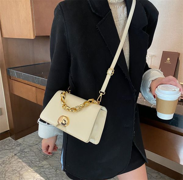 Designers Duffel Bags 45CM 55CM luxury large capacity travel sale High quality women men Genuine Leather shoulder Fashion bag carry rivets with lock head mirr, Sky blue
Designers Duffel Bags 45CM 55CM luxury large capacity travel sale High quality women men Genuine Leather shoulder Fashion bag carry rivets with lock head mirr, Sky blue