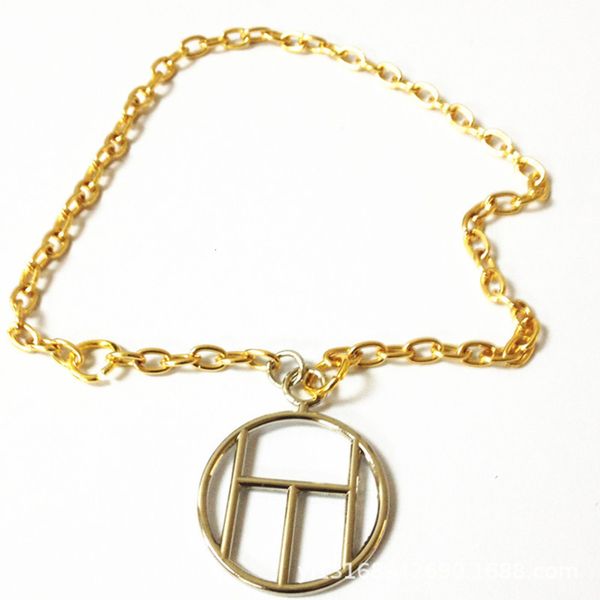 korean version micro inlaid short key necklace pendant hollow female clavicle four leaf clover neck chain, Black
korean version micro inlaid short key necklace pendant hollow female clavicle four leaf clover neck chain, Black
