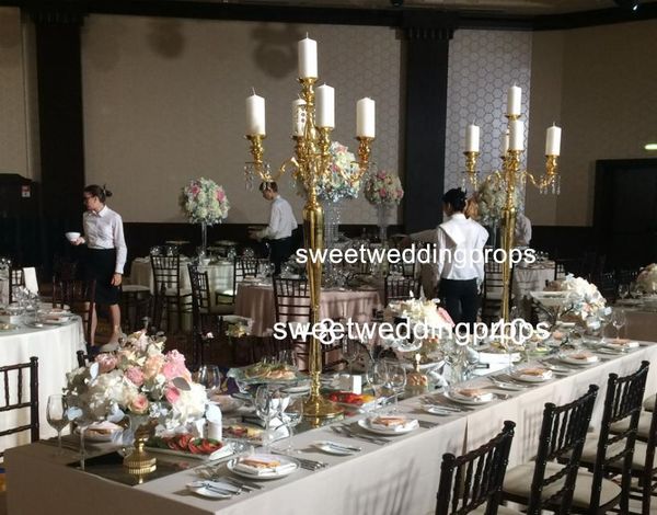 pillars stands flowers/centerpieces for wedding table/wholesale event party decoration
pillars stands flowers/centerpieces for wedding table/wholesale event party decoration