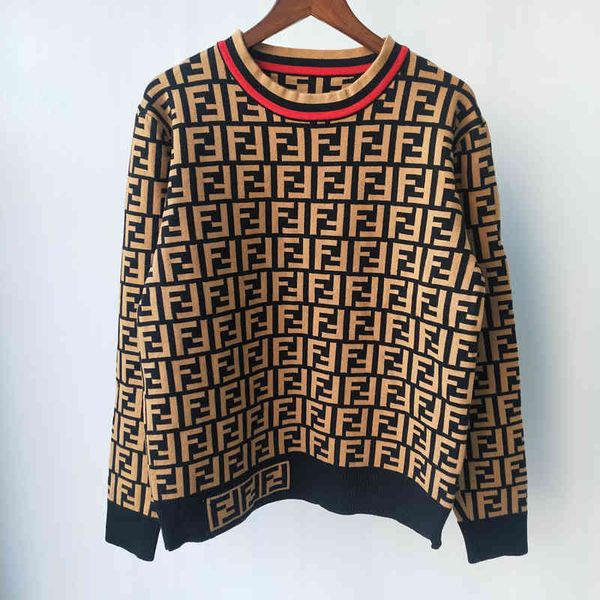 2022 factory wholesale new autumn contrast color collar edge letter jacquard round neck long sleeve knitted pullover female, White;black
2022 factory wholesale new autumn contrast color collar edge letter jacquard round neck long sleeve knitted pullover female, White;black